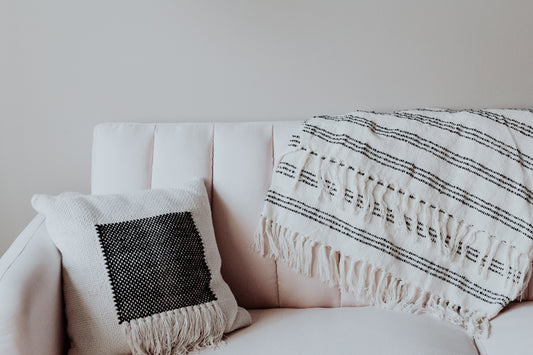 Crafting Cozy Minimalism: Transforming Your Space with Simple Furniture